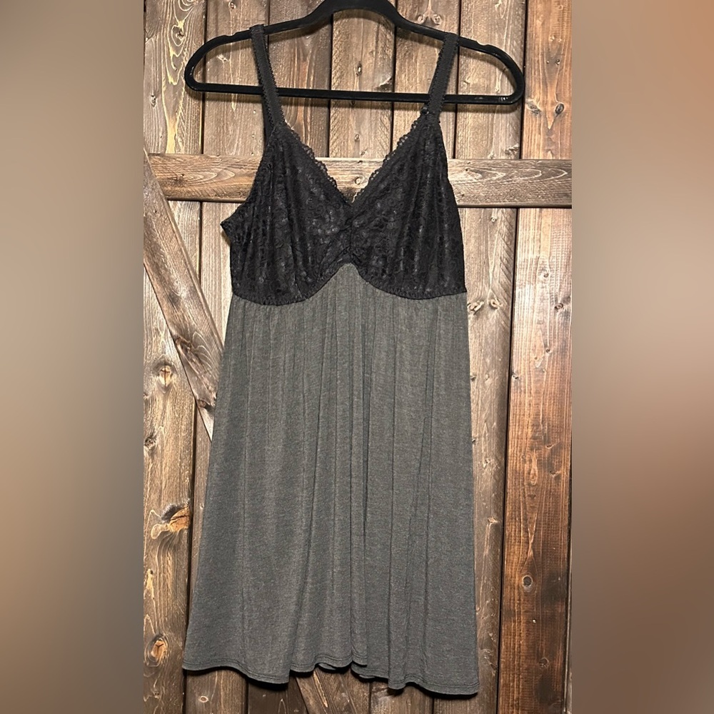 Torrid Chemise with Lace Detail Size 1 EUC